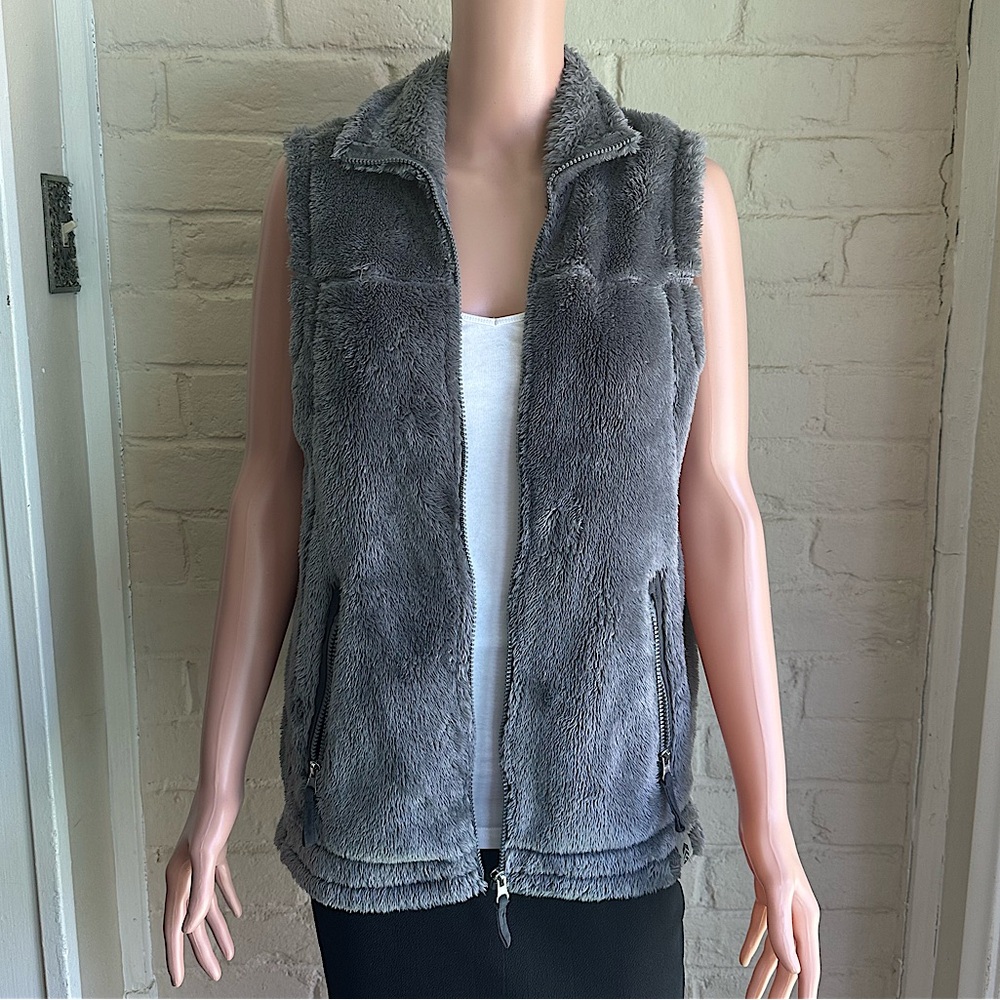 Free Country size small gray fuzzy comfy winter vest